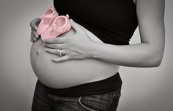 Once you find out you’re expecting, we can help you capture your expanding belly and your growing excitement.